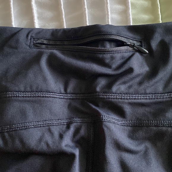 Tommie Copper compression capris. - Picture 2 of 4